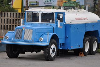 Tatra 111: hvězda mezi nákladními vozy byla vyvinuta pro nacisty, poté budovala socialismus - Médium.cz